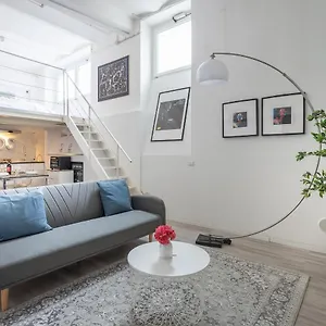 https://loft-incantevole-milano-con-wi-fi-e-netflix-free.it-lombardy.com