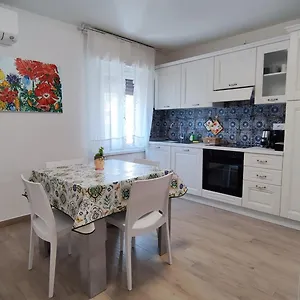 https://sweet-apartment-centre.hotelinveneto.com